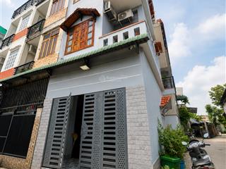 Bán nhà 3 tầng 62m2  góc 2 mặt  hẻm xe hơi  giá 6,69 tỷ  đường số 4, phường trường thọ