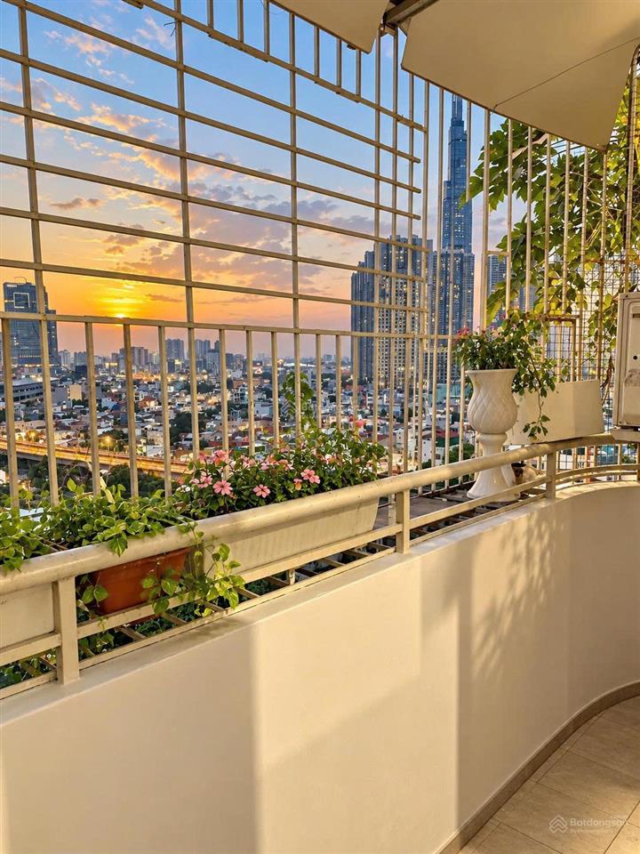 Bán gấp căn hộ chung cư 2pn tại ngô tất tố, bình thạnh, 3,89 tỷ view bason, ngồi nhà ngắm pháo hoa