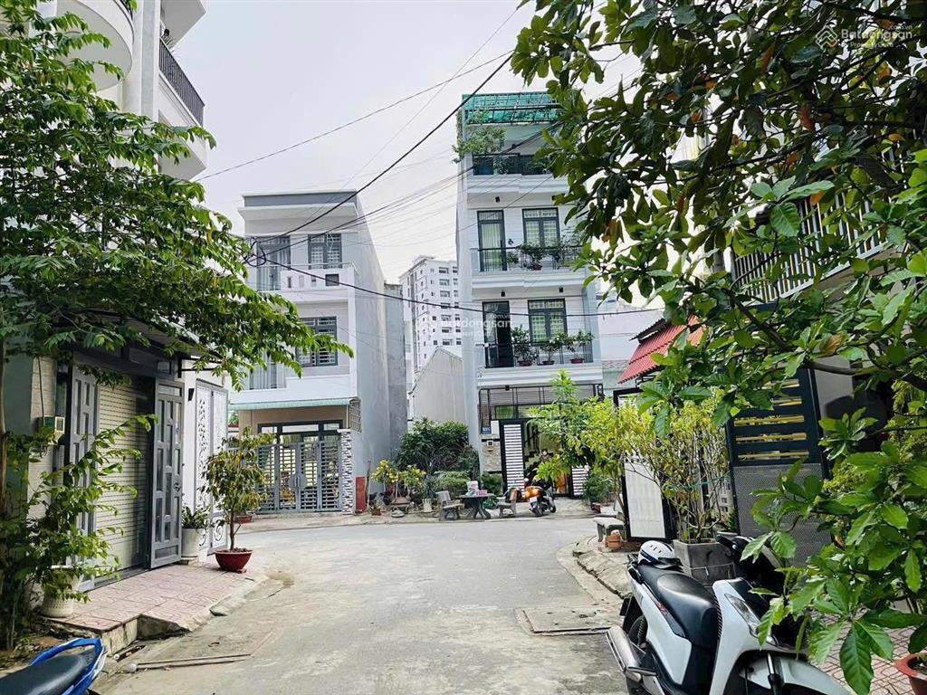 Hàng hiếm ! nhà 3 tầng btct đường lê văn chí hẻm xe hơi sát bv đa khoa thủ đức