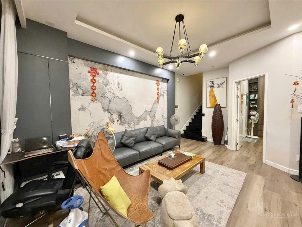 Nhà linh đông ! ngay phạm văn đồng  kế bên chung cư 4s
