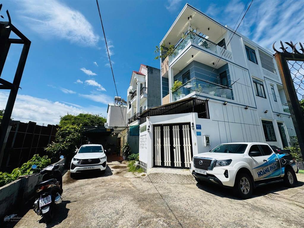 Căn này ngon! nhà 1 trệt 2 lầu sân thượng vị trí trung tâm mới linh đông  thủ đức