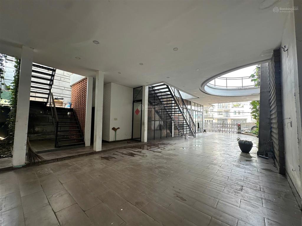 Cần cho thuê nhà 13*26m thích hợp kinh doanh hoặc f&b đường nguyễn thị định