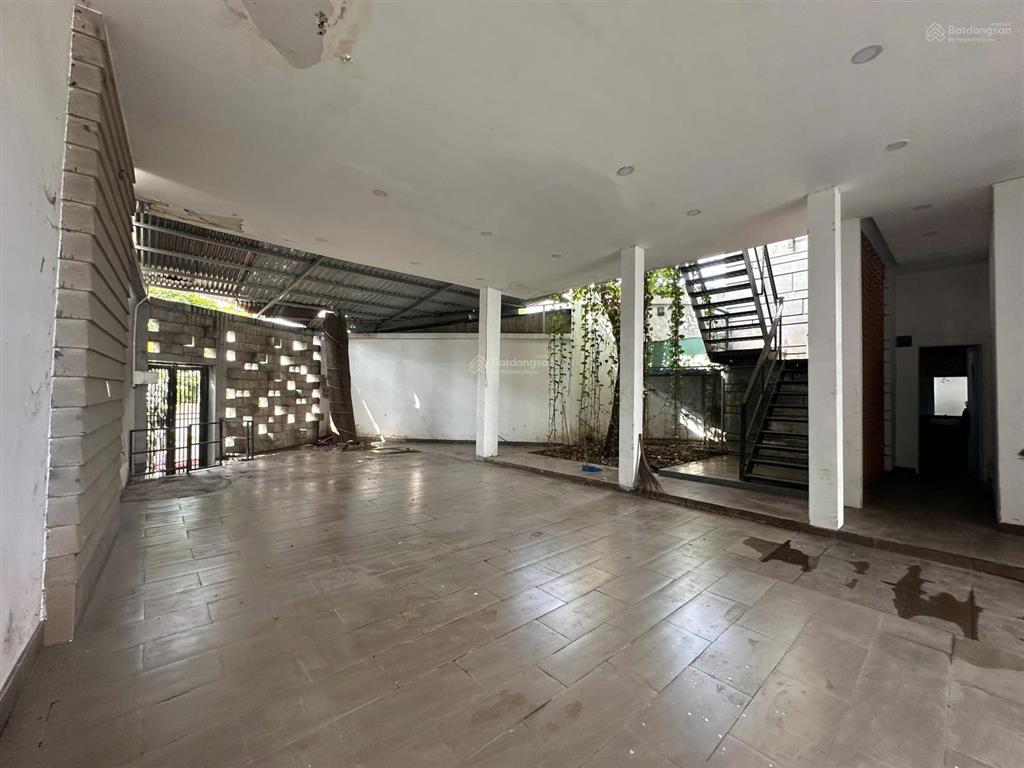 Cần cho thuê nhà 13*26m thích hợp kinh doanh hoặc f&b đường nguyễn thị định