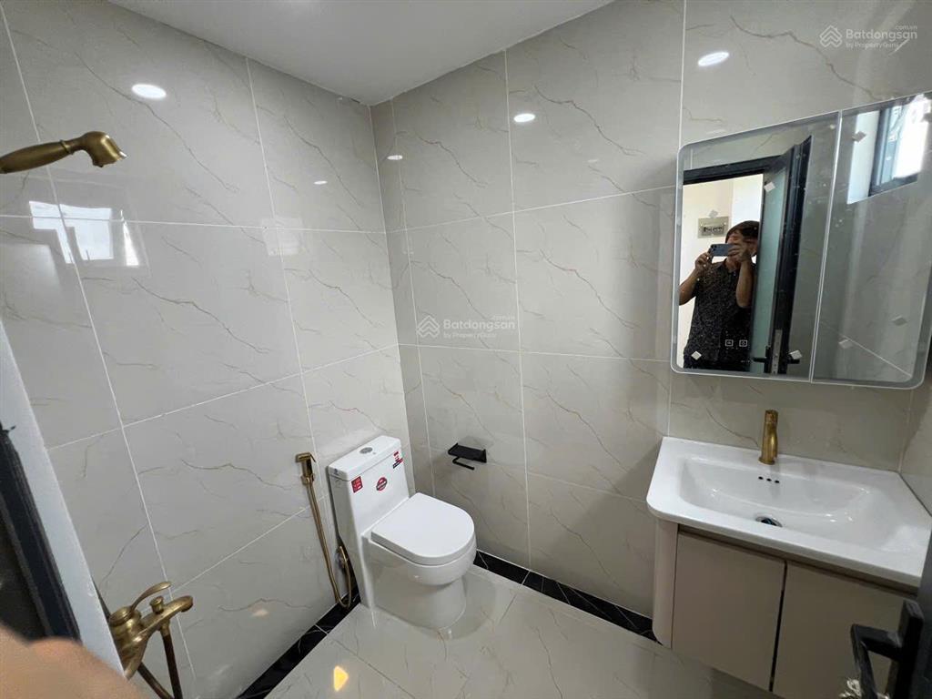 Cần cho thuê nhà trệt lửng 2 lầu đường nguyễn thanh sơn quận 2