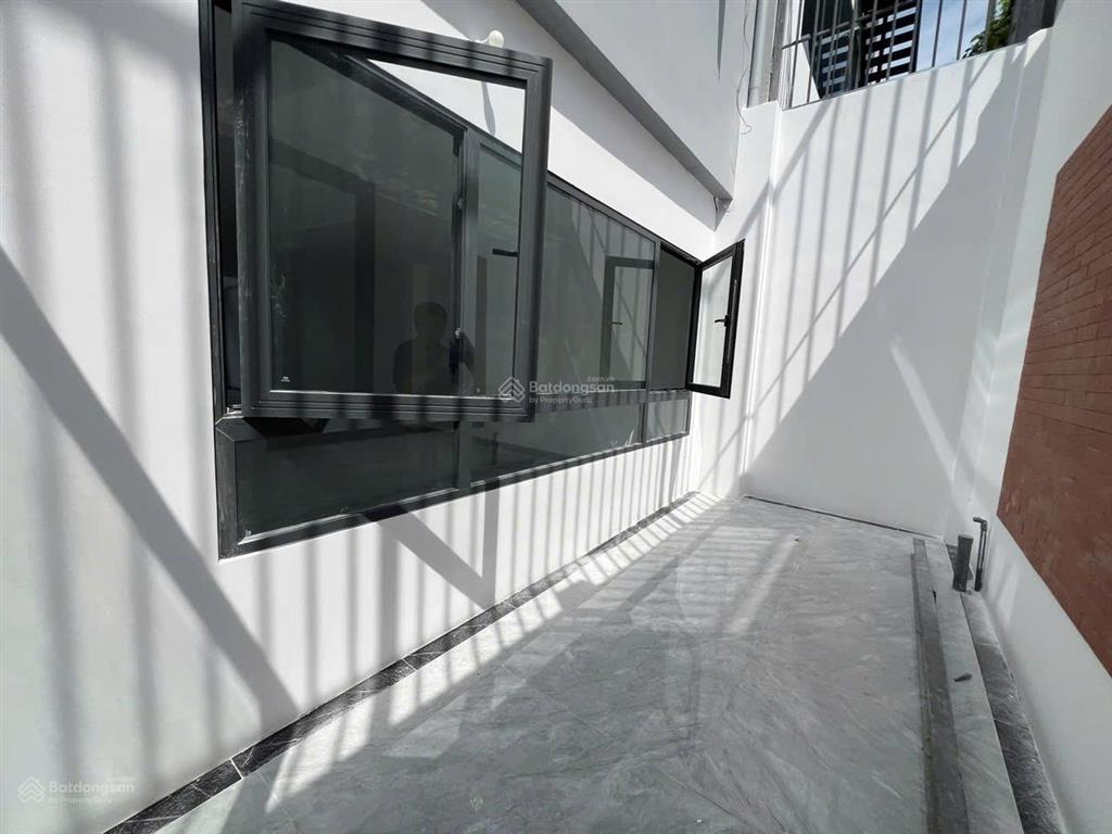 Cần cho thuê nhà trệt lửng 2 lầu đường nguyễn thanh sơn quận 2