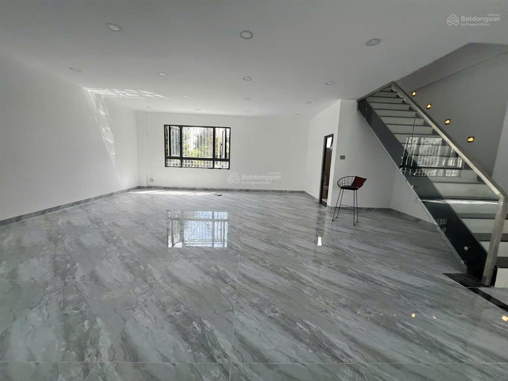 Cần cho thuê nhà trệt lửng 2 lầu đường nguyễn thanh sơn quận 2