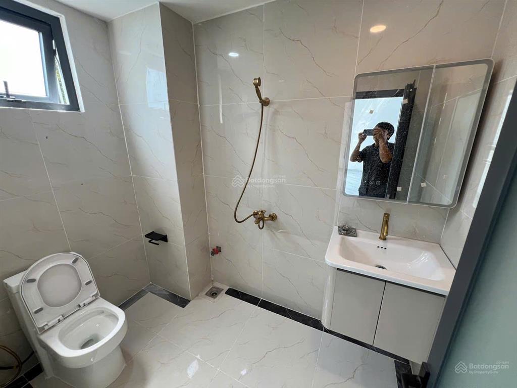 Cần cho thuê nhà trệt lửng 2 lầu đường nguyễn thanh sơn quận 2