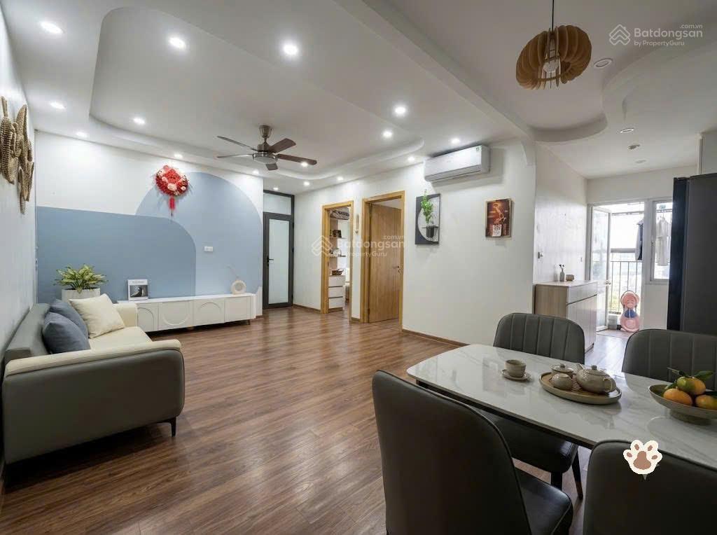 Chính chủ cần bán gấp ch ecohome, dt 65m2 2pn 2vs, giá chỉ 4 tỷ.