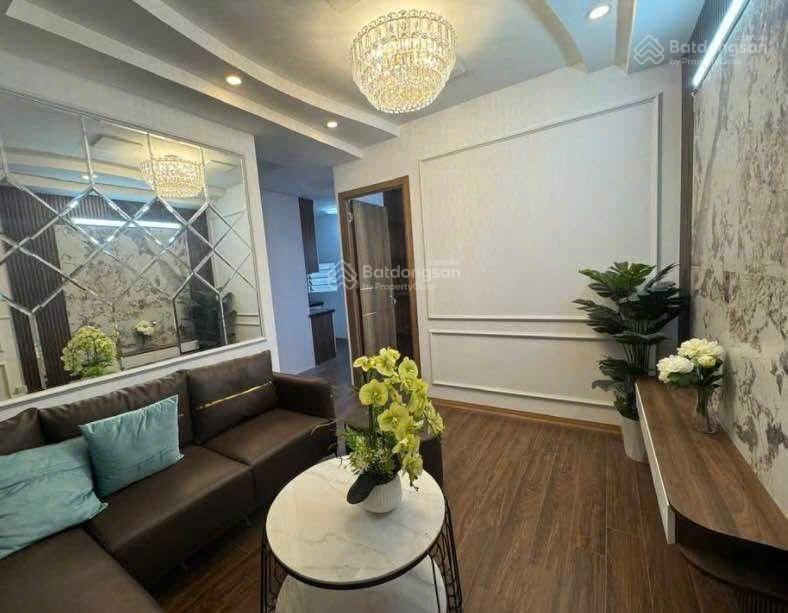 Gia đình chuyển nhà cần bán căn hộ 50m nguyễn khánh toàn ngõ rộng thoáng