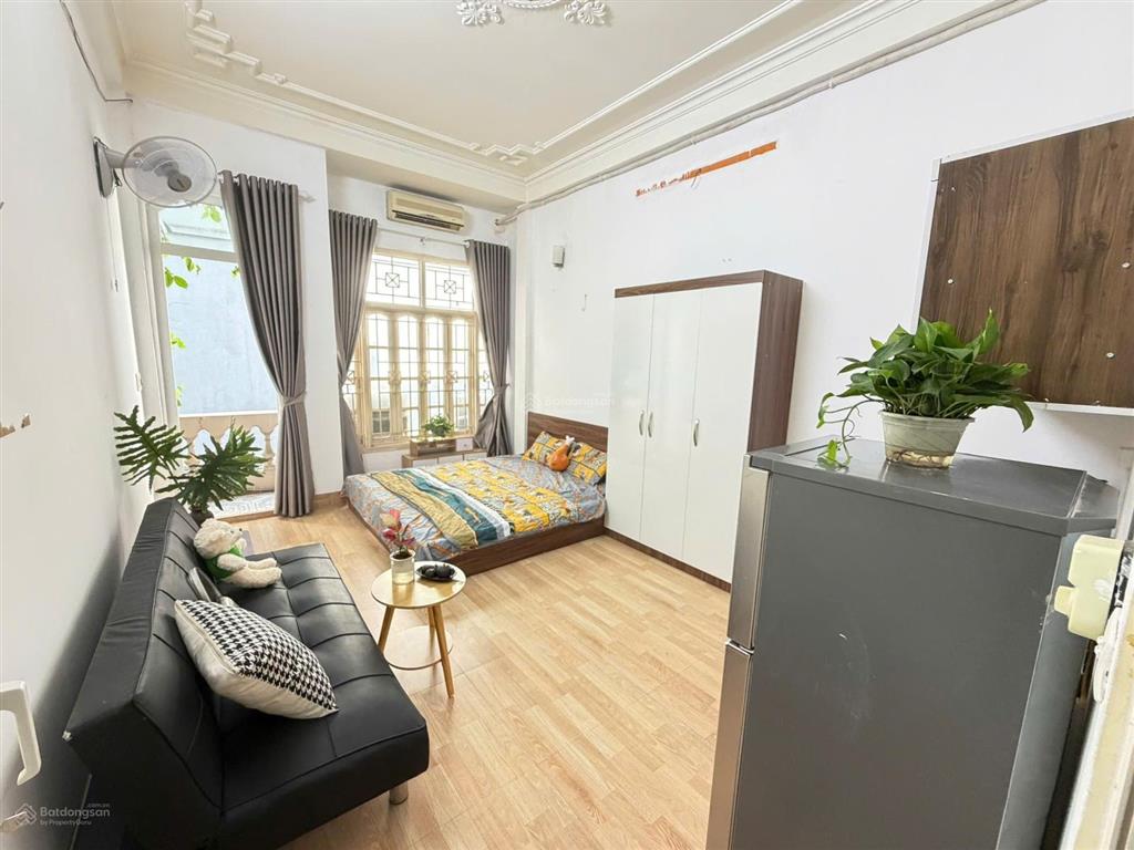 Mình còn phòng đẹp ở 127 hào nam  đống đa, full đồ đẹp, ban công, cửa sổ
