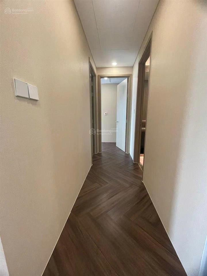 Bán căn hộ 2pn, 2wc  dt 94m2 tại the river thủ thiêm, giá tốt 18 tỷ vnd