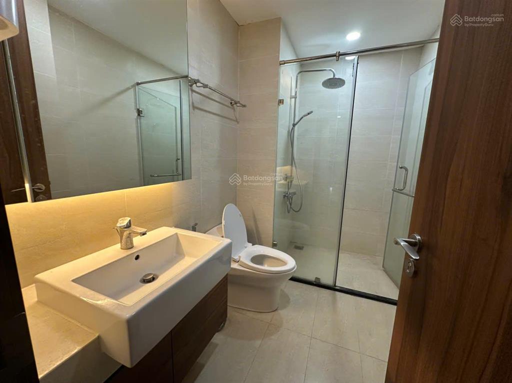 Bán căn hộ golden park số 2 phạm văn bạch, 95m, có 3 phòng ngủ full đồ