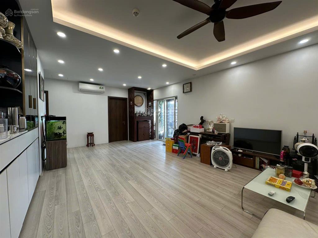 Bán căn hộ m5 số 91 nguyễn chí thanh, 149m², 3 phòng ngủ đủ đồ view hồ thành công