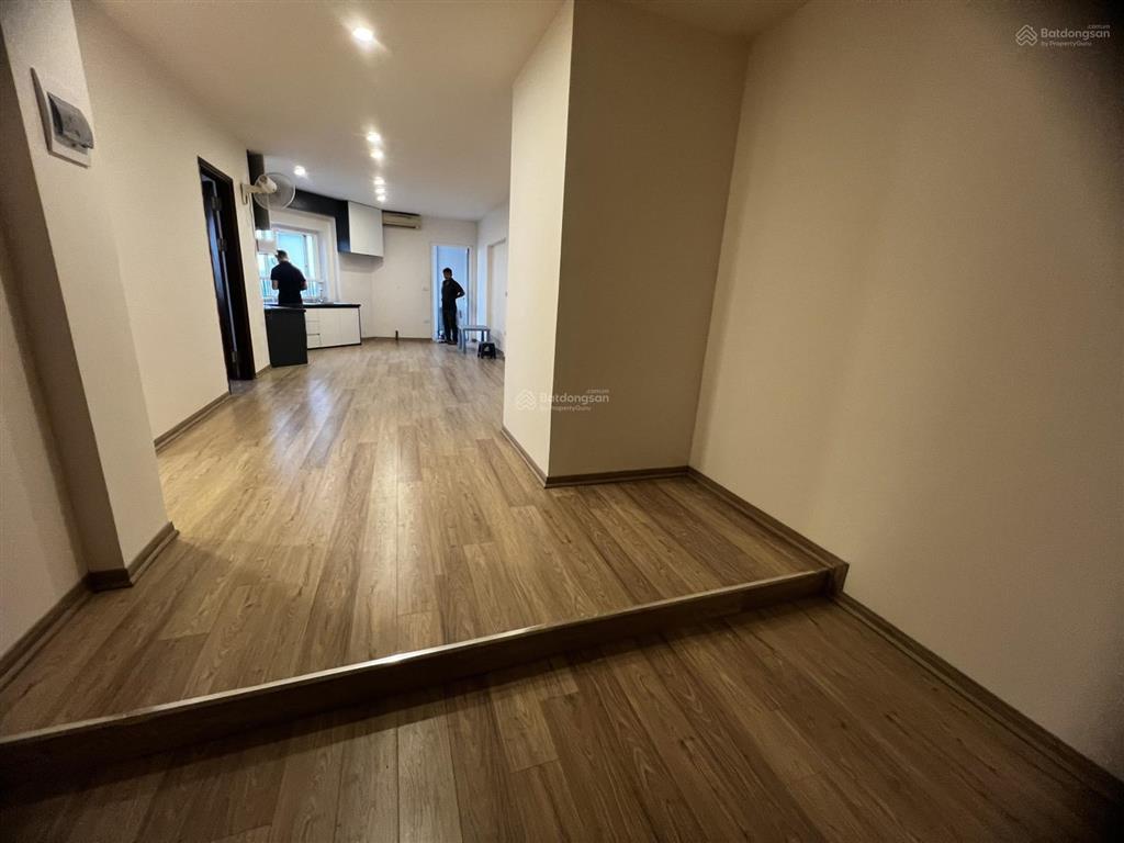 Bán căn hộ 76m có 2pn tòa vườn xuân 71 nguyễn chí thanh ban công đông nam