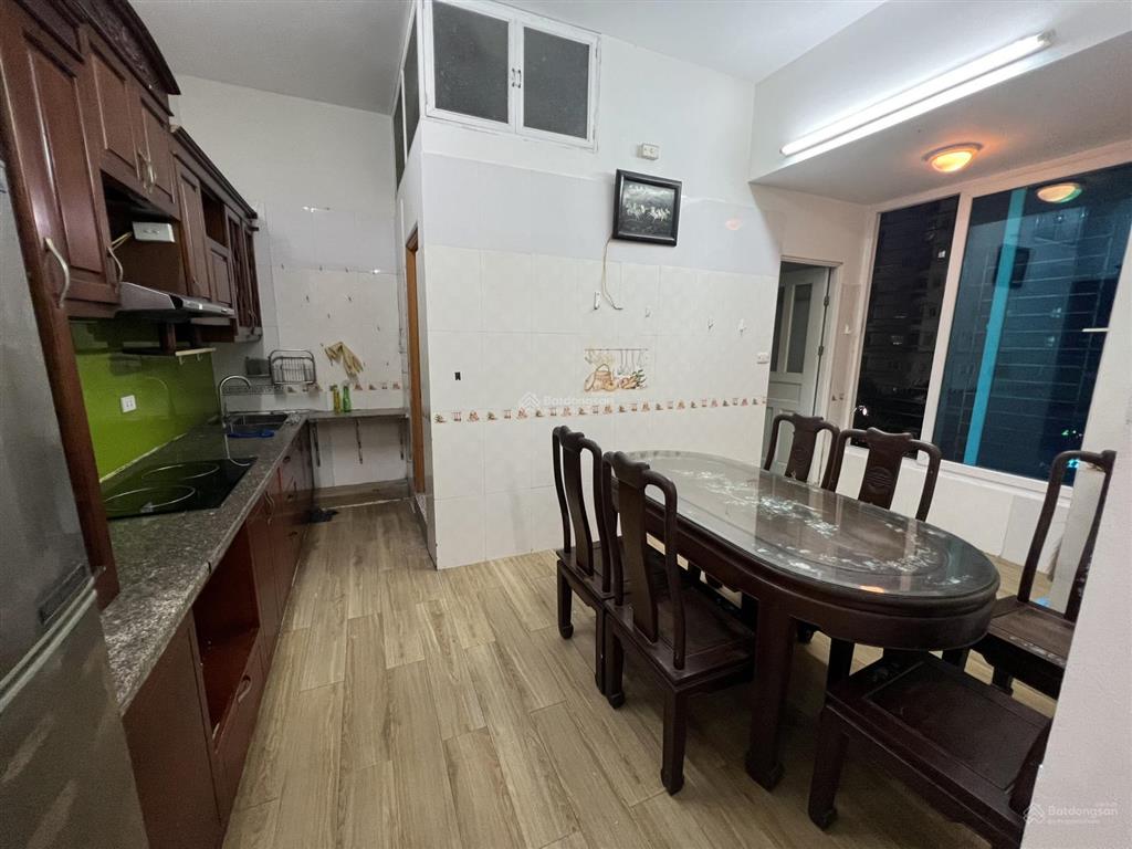 Bán căn hộ 130 phố đốc ngữ, ba đình, 72m, có 2pn giá hơn 6 tỷ