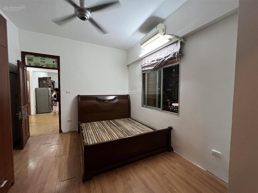 Bán căn hộ 130 phố đốc ngữ, ba đình, 72m, có 2pn giá hơn 6 tỷ