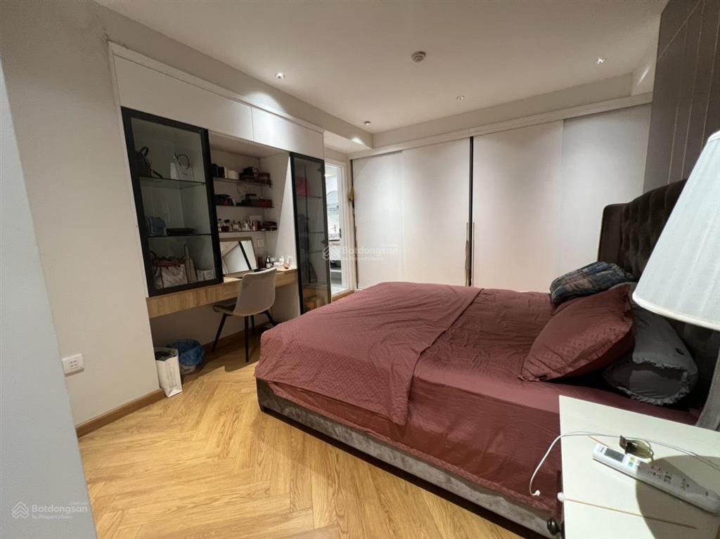 Bán căn hộ royal city, 72 nguyễn trãi, 115m2, có 2 phòng ngủ giá bán nhanh