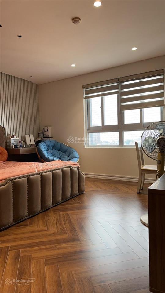 Bán căn hộ royal city, 72 nguyễn trãi, 115m2, có 2 phòng ngủ giá bán nhanh