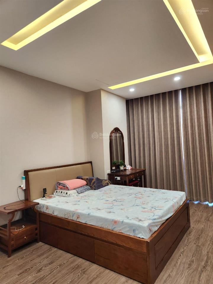 Tôi bán căn hộ eurowindow 27 trần duy hưng, 93,2m2, có 3pn 2 wc ban công đông nam