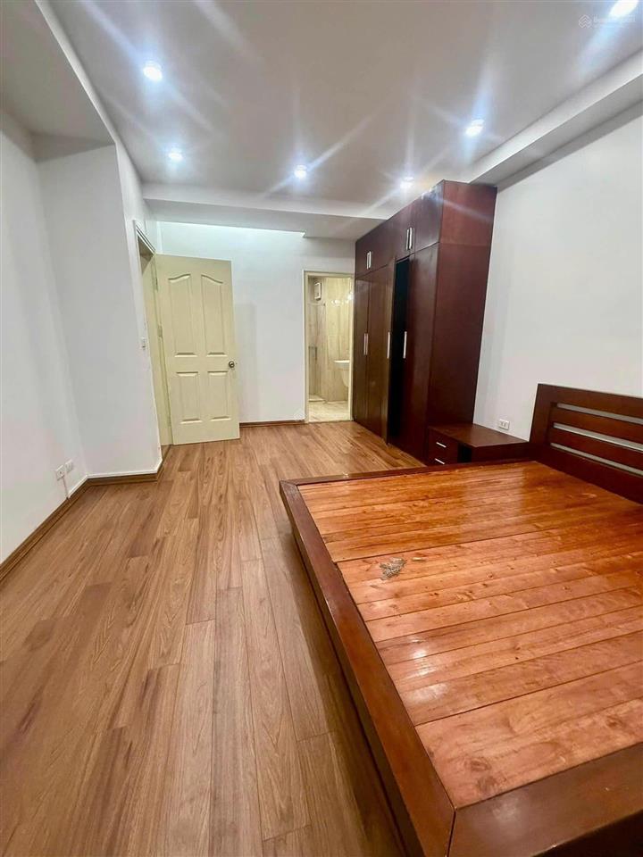 Bán căn hộ chung cư 15  17 ngọc khánh, 123m² có 3 phòng ngủ, giá tốt