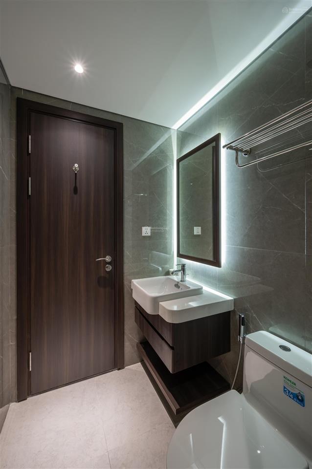 Định cư nước ngoài cần bán nhanh căn hộ gloria số 8 nguyên hồng, 57m2, 2 pn 2 wc