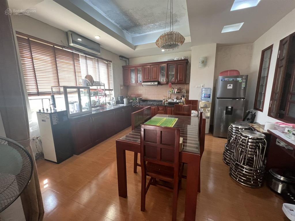 Cho thuê căn hộ 1517 ngọc khánh, 125m2, 3 phòng ngủ 2 vệ sinh, giá 15tr/tháng.  0914 198 ***