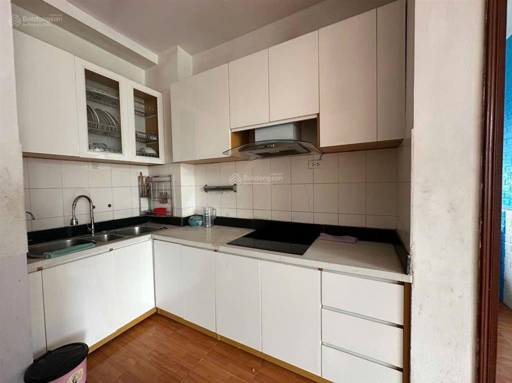 Cho thuê căn hộ f5 trung kính, 65m², 2pn 1 wc giá 10tr/tháng