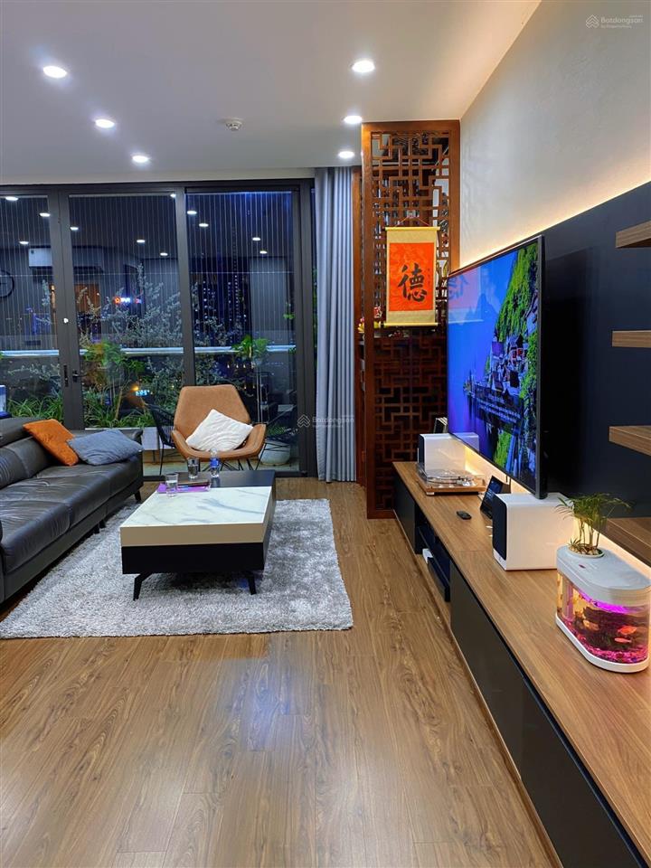 Bán căn hộ c18 xuân la, 665 lạc long quân, 90m2, 3pn 2 wc view hồ tây.