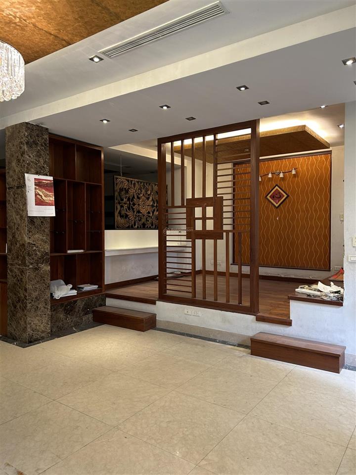 Cho thuê nhà ngõ số 6 phố trần kim xuyến, yên hòa, 150m2, mặt tiền 10m xây 6 tầng thang máy