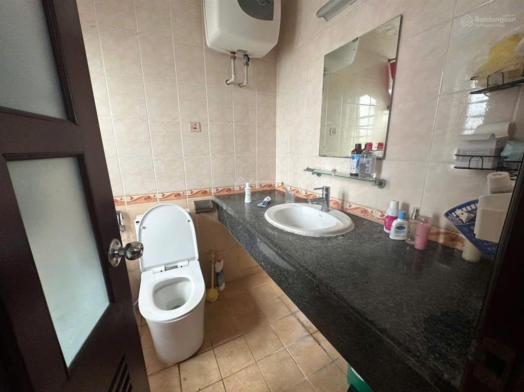 Bán căn hộ chung cư gần vũ phạm hàm, trung kính, 125m2, 3pn 2 wc giá 8.5 tỷ