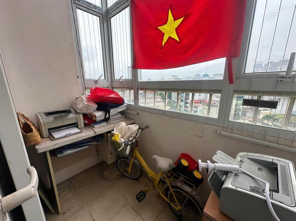 Bán căn hộ chung cư gần vũ phạm hàm, trung kính, 125m2, 3pn 2 wc giá 8.5 tỷ