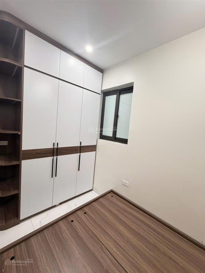 Cho thuê căn hộ chung cư phố chùa láng, diện tích 50m2 2pn2wc nhà đẹp. giá 10tr/tháng