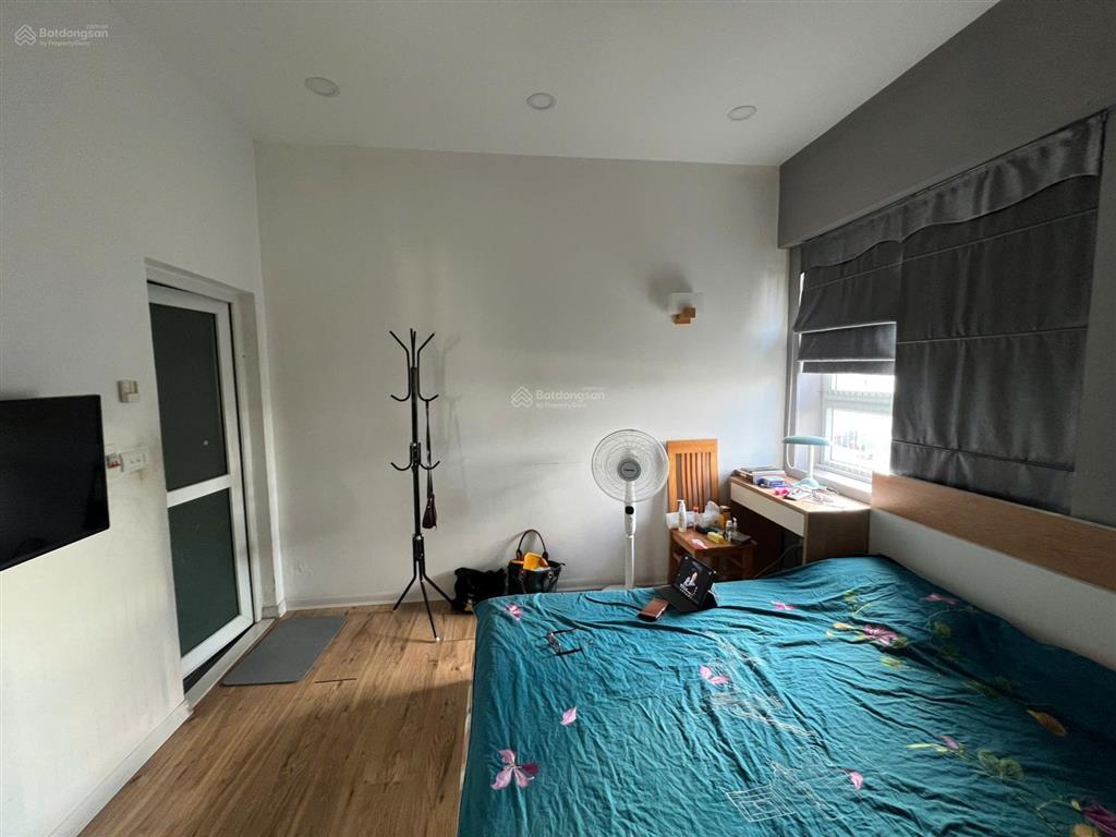 Bán căn hộ 165 thái hà, 114m2, có 3 phòng ngủ, căn góc full đồ