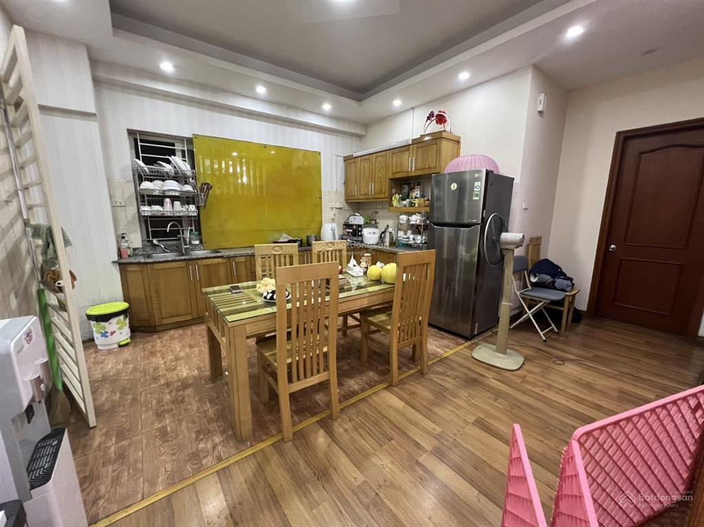 Bán chung cư d5c phố trần thái tông, 90m2 có 2pn giá hơn 6 tỷ