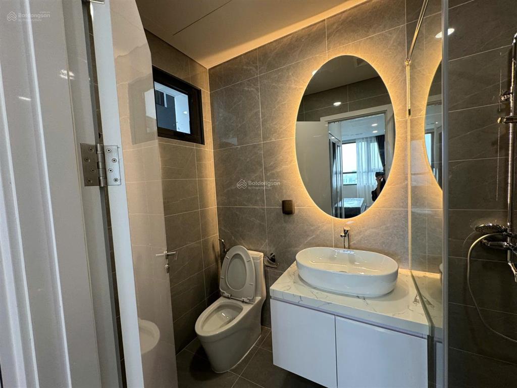Bán căn 3 ngủ giá tốt trong khu vực brg the diamond residence 120m2 13 tỷ