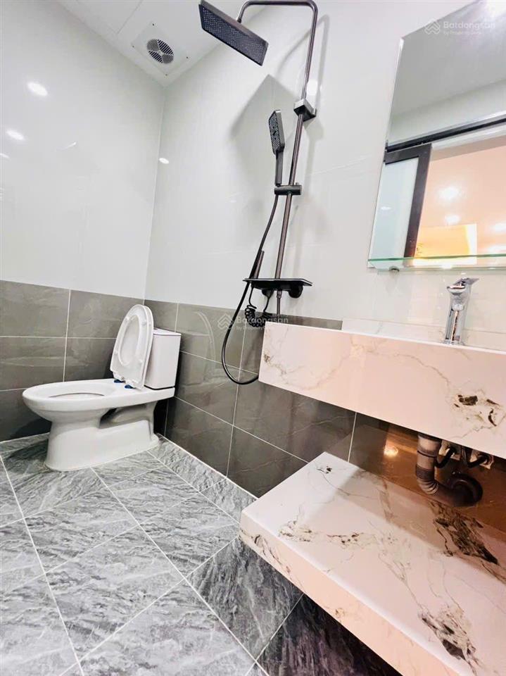 Tôi cần bán căn hộ n02 chùa láng gần đh ngoại thương nhà đẹp 2pn 2wc