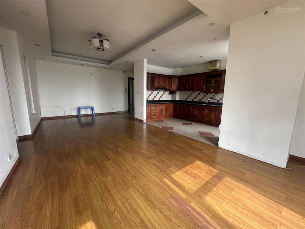 Bán chung cư 1517 phố ngọc khánh,123m có 3pn 2wc