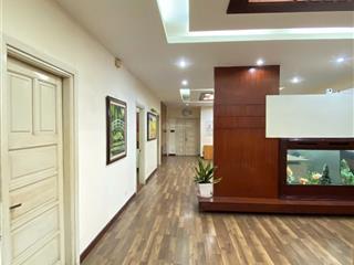 Bán căn hộ cao cấp tại 57 láng hạ, 193m, có 4 pn 3 wc tầng trung
