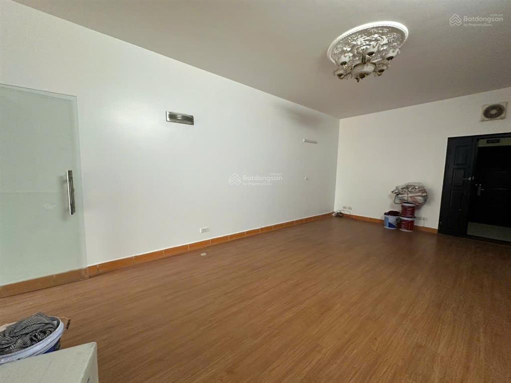 Bán căn hộ vườn xuân  71 nguyễn chí thanh, 3pn 2 wc nhà thoáng, giá rẻ