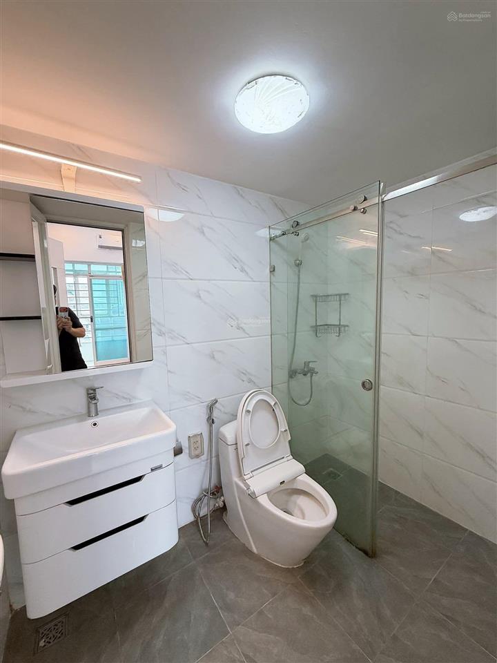 Bán căn hộ d11 số 90 trần thái tông, 85m 2 phòng ngủ 2 wc