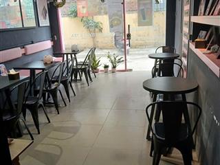 Sang nhượng quán tại Ngõ 133 Xuân Thủy, Cầu Giấy, Hà Nội.