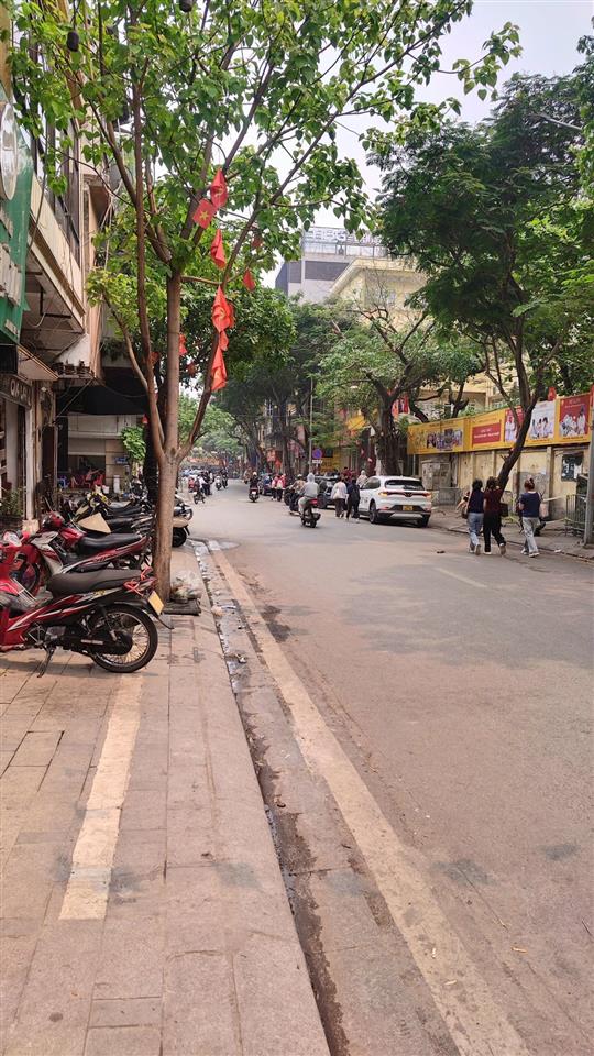 Sang nhượng quán tại 40 Đoàn Thị Điểm, Đống Đa, Hà Nội