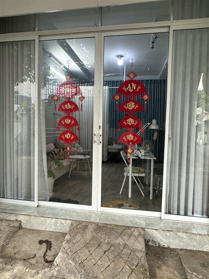 Sang gấp tiệm Nail - Gội Ngay sân banh – Đại học ĐỒNG NAI