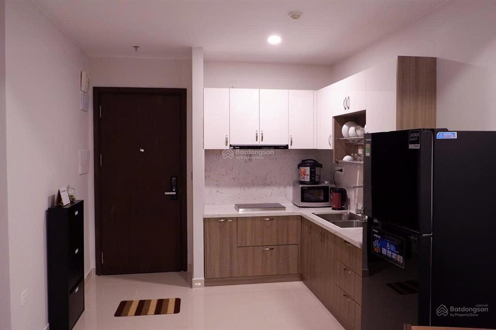 Có suất ô tô  cho thuê ch 2pn 2wc view đông giá 17 triệu tại cc botanica premier