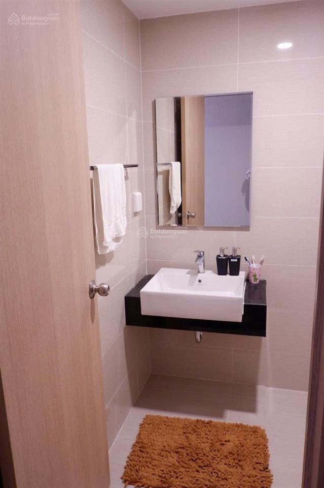 Có suất ô tô  cho thuê ch 2pn 2wc view đông giá 17 triệu tại cc botanica premier