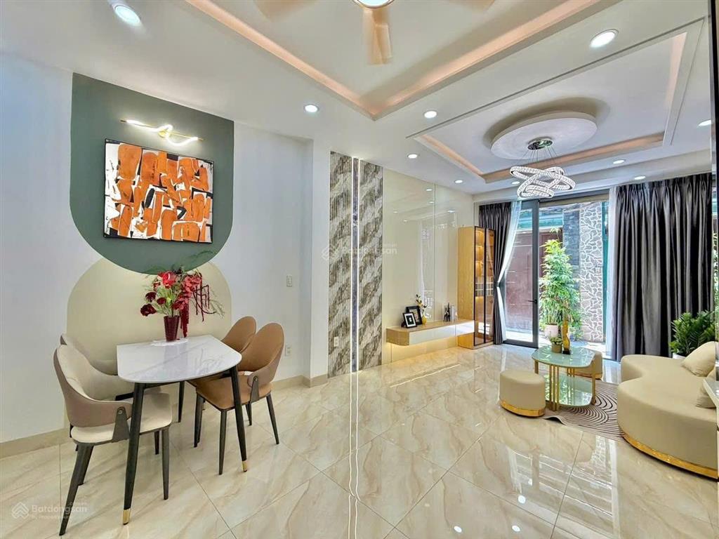 Siêu phẩm! sát hxh lê văn sỹ, pn, dt 3,5x10m ( nở hậu 4,85), 4 tầng, 3pn. chỉ 8,15 tỷ còn tl