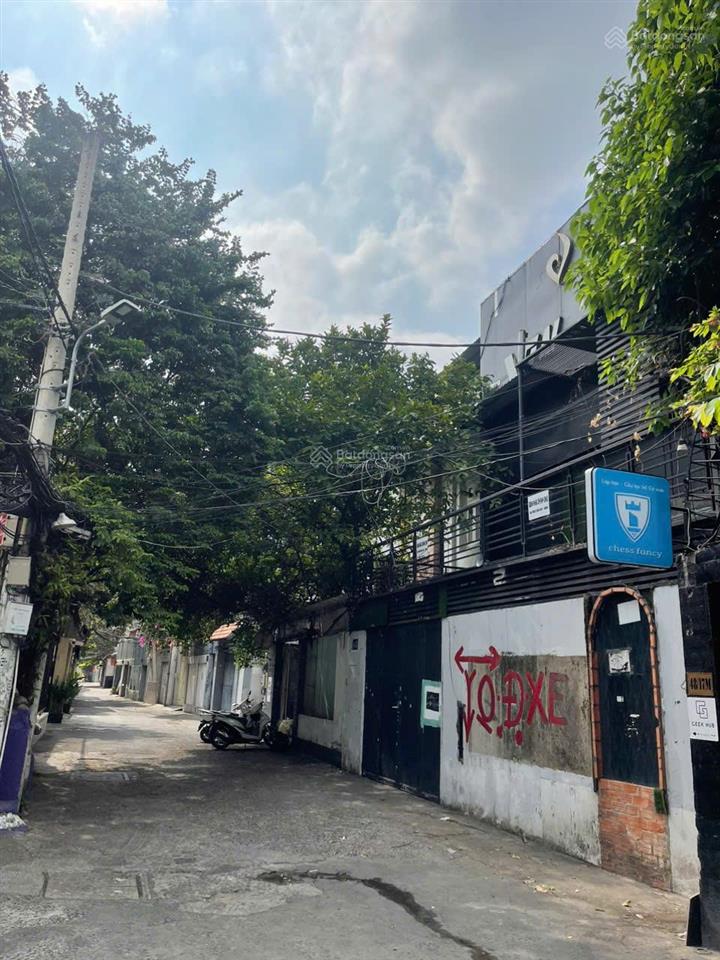 Bán nhà hẻm víp 48 hồ biểu chánh, phường 11, q phú nhuận. dt 9,6mx18,5m. 2 tầng.