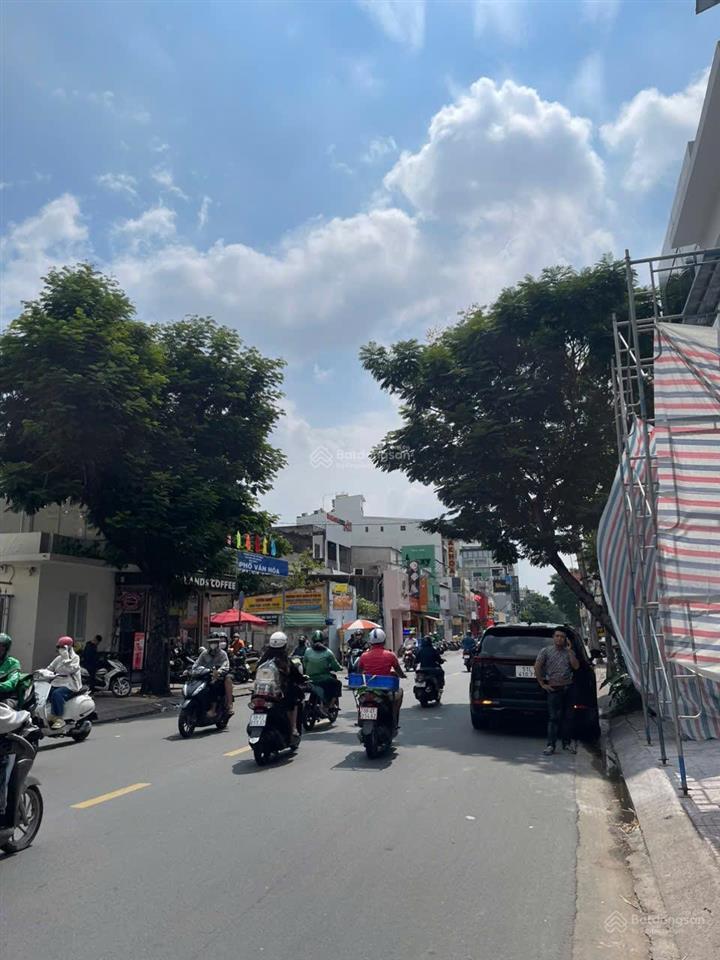 Mặt tiền lê văn sỹ, quận phú nhuận. dt 175m2. đang cho ngân hàng thuê 161 triệu/th.