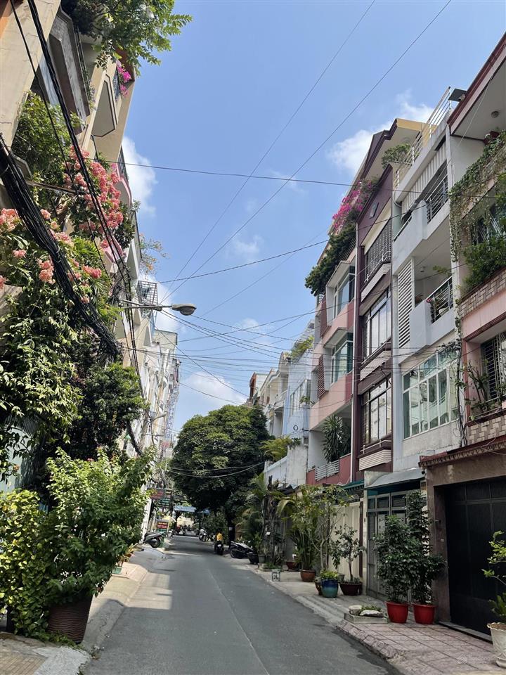 Bán nhà hẻm 8m. sư vạn hạnh, p12, quận 10. gần vạn hạnh mall. 8mx15m. 3 tầng.