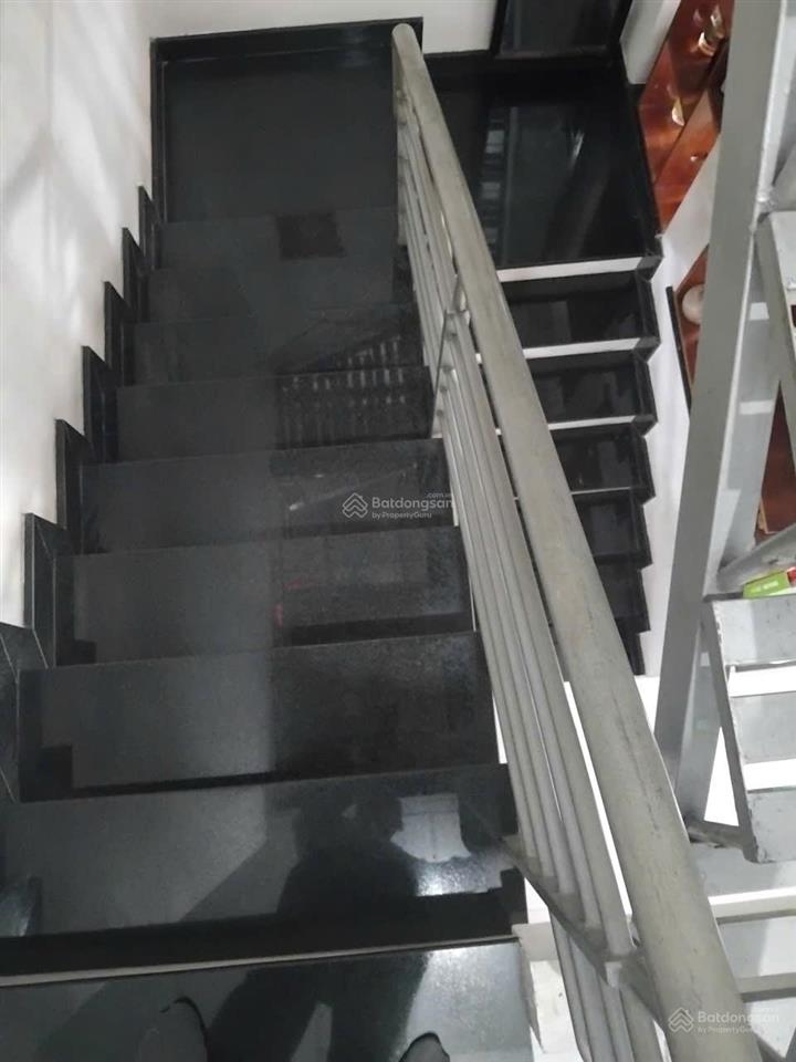 Bán nhà view công viên 25/ nguyễn minh châu  tân phú. trệt lửng s.thượng ( 3pn)  dt 70m2   8ty40